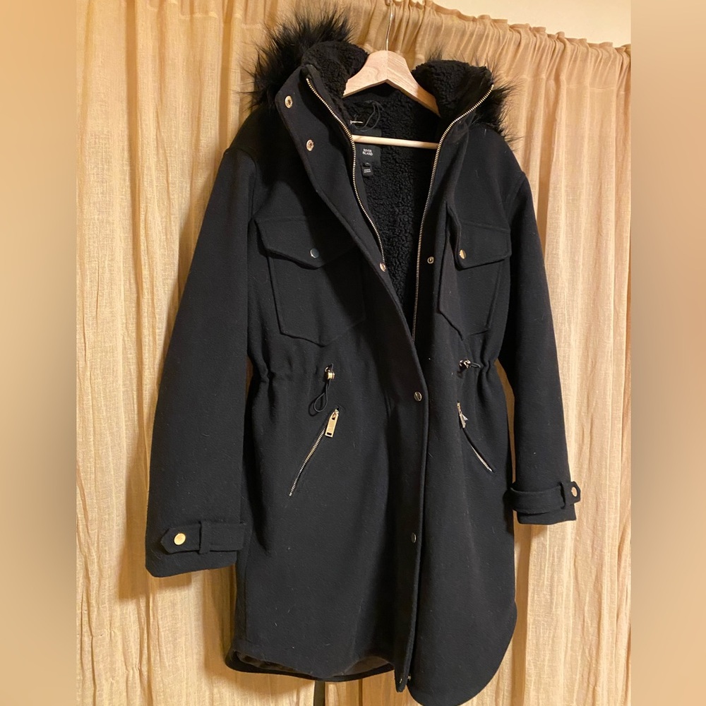 NWT Gorgeous River Island Coat w/ faux fur collar